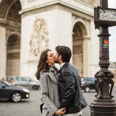 Pourquoi considère-t-on Paris comme la ville de l'amour?