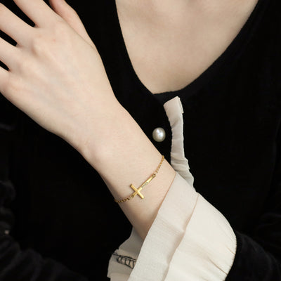 Model Amour & Bijoux Bracelet Croix.JPG